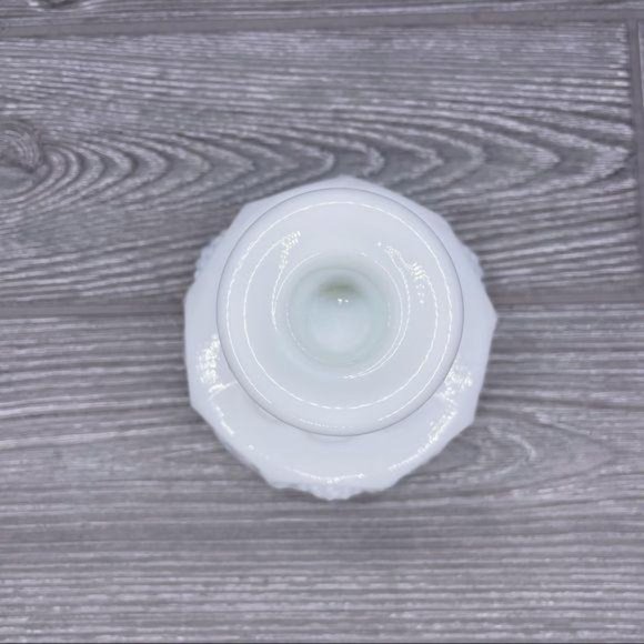 Singe westmoreland milk glass grape candle stick - Picture 3 of 7